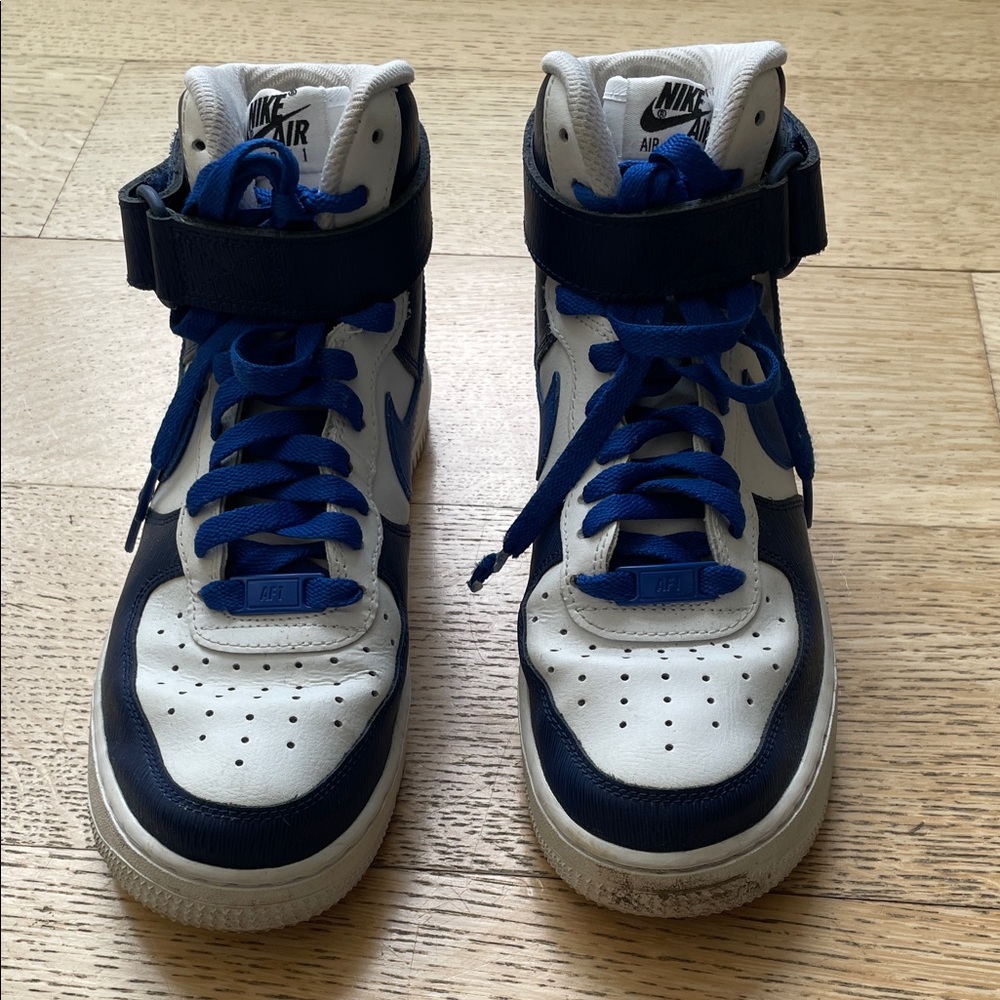 Nike Air Force 1 Women’s High sneakers navy/royal blue/white leather. Sz 7.5